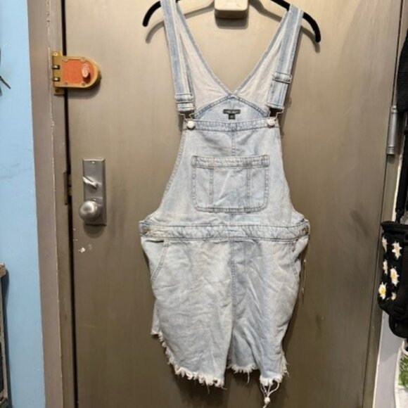 Wild fable denim short distressed / frayed overalls - romper - Picture 3 of 16